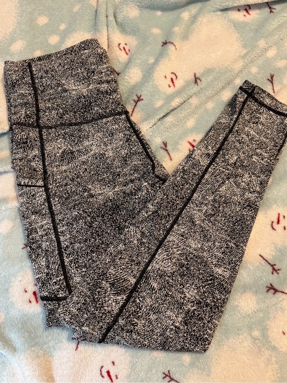 NEW EXTRA SOFT ATHLETICA LEGGINGS WITH CELL PHONE POCKETS